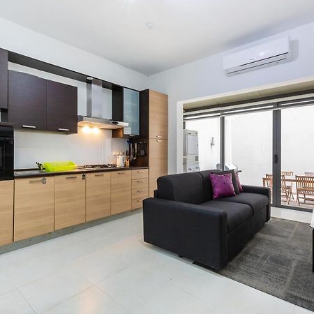 Centre Paceville Apt With Terrace, Bbq & Wifi By 360 Estates Saint Julian's エクステリア 写真
