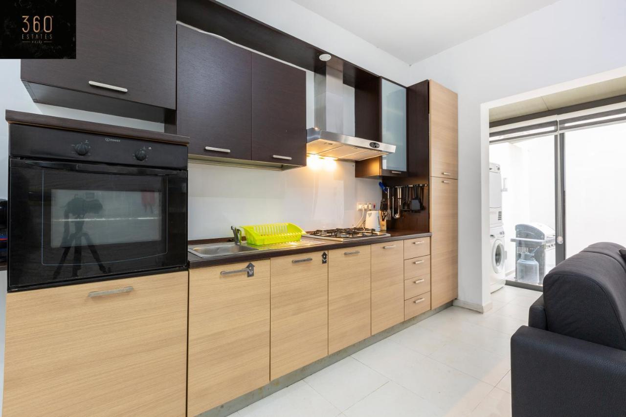 Centre Paceville Apt With Terrace, Bbq & Wifi By 360 Estates Saint Julian's エクステリア 写真